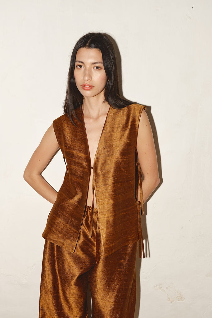 Caramel Dupion Vest – DATURA