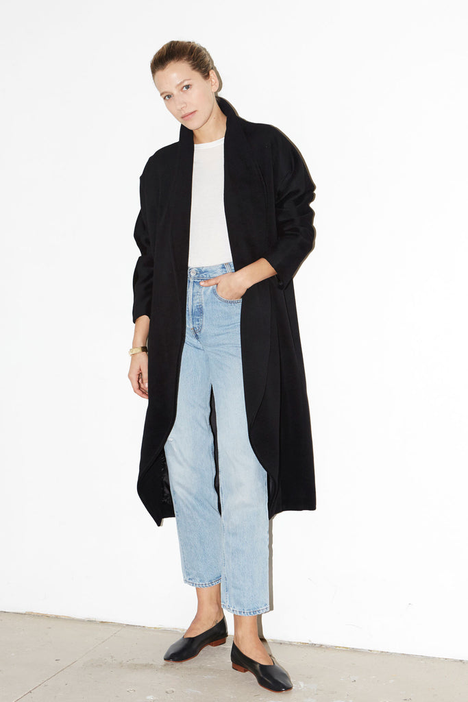 Black Escape Cashmere-Wool Blend Coat – DATURA