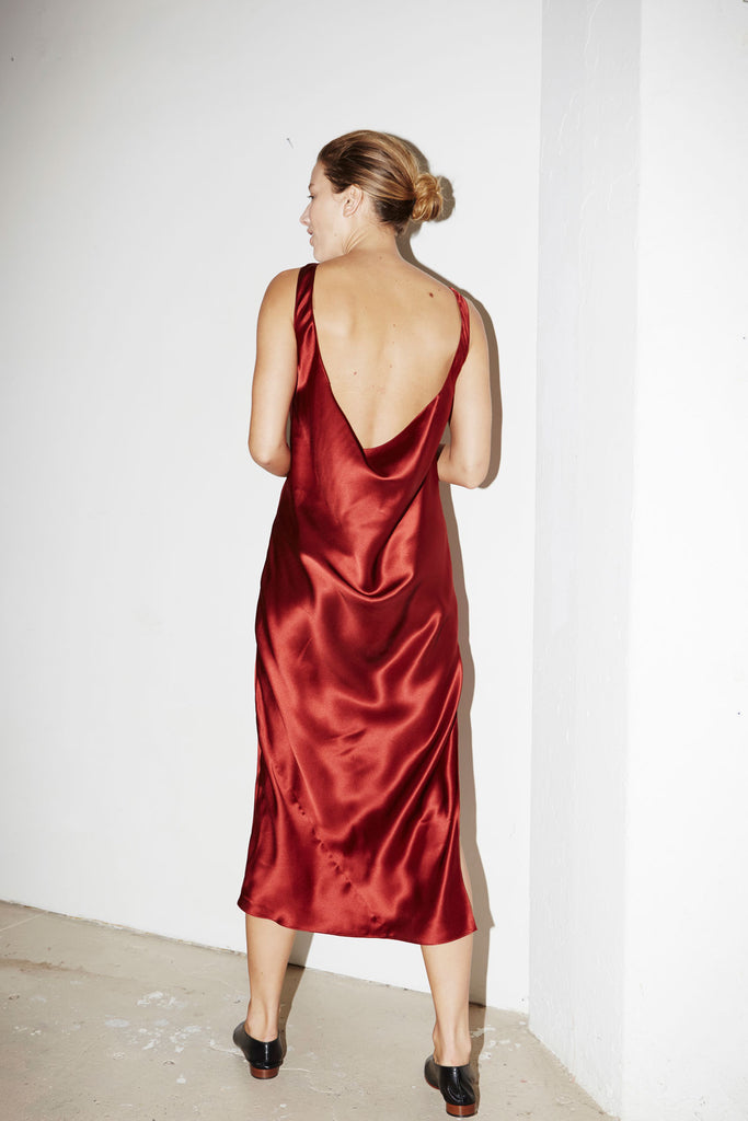 anna red dress Anna Sawai Wears Red Vera Wang Dress to the 2024 Emmys